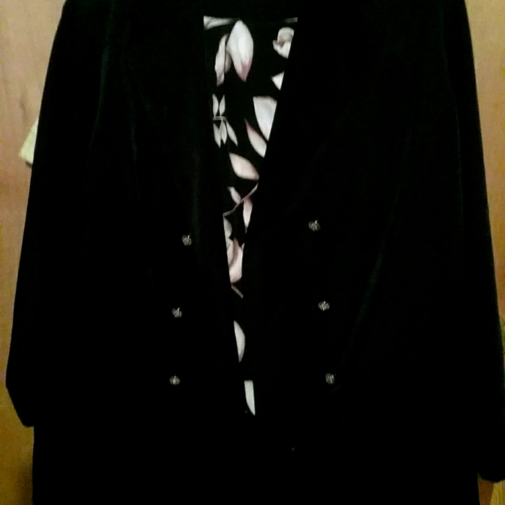 Jacket w/flower skirt